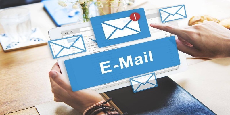 Liên lạc hỗ trợ qua email